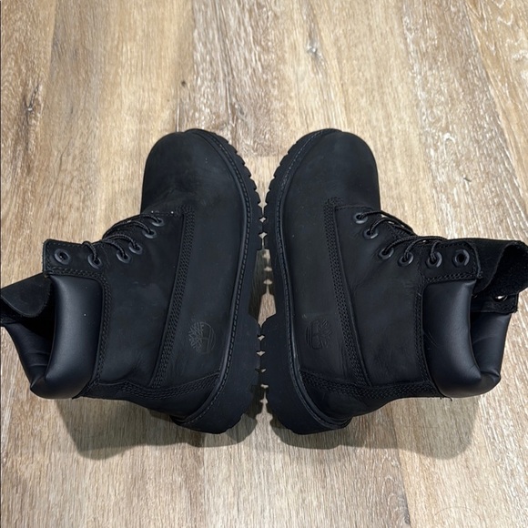 Timberland Size 5 Black Ankle Boots with Padded Collar - Picture 8 of 12